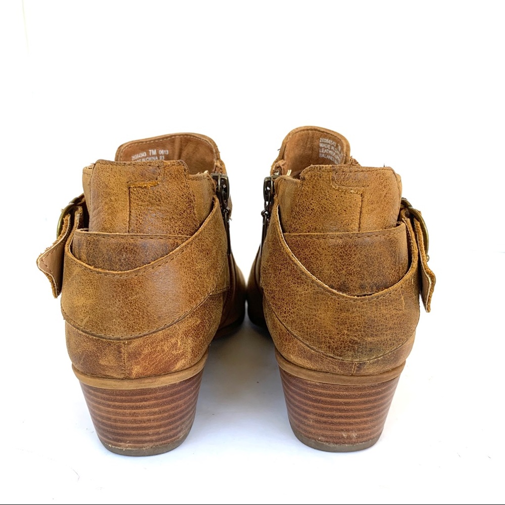 Clark’s Leather Ankle Bootie - Picture 7 of 8